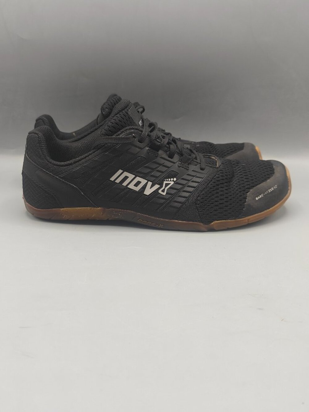 Inov-8 Bare-XF 210 V2 Men's Size US 8 Black Gum barefoot training running Inov8